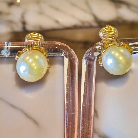 Ciner Clip On Earrings 10K Yellow Gold Pre Owned Faux Pearl Prong Set Signed - Picture 1 of 12